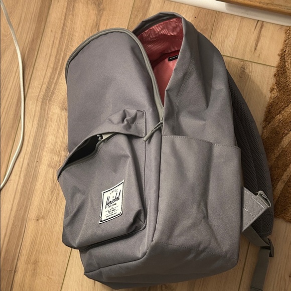 Herschel Classic Gray Backpack- 30 L - Picture 5 of 5
